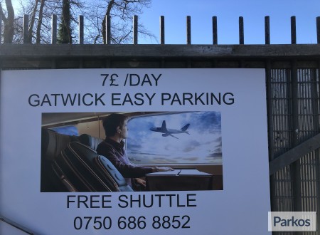 Gatwick Easy Parking photo 1