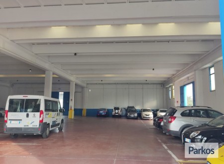 Azzurro Caravaggio Parking (Paga online) foto 4
