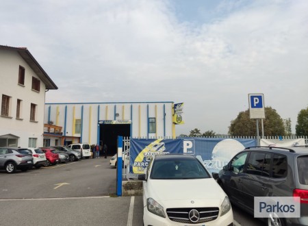 Azzurro Caravaggio Parking (Paga in parcheggio) foto 2