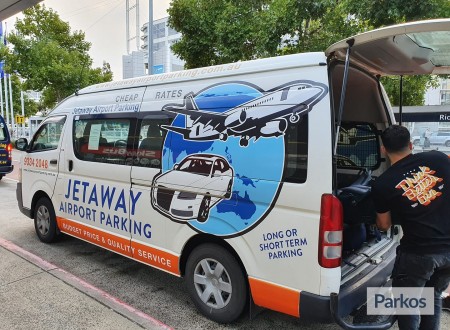 Jetaway airport parking photo 3