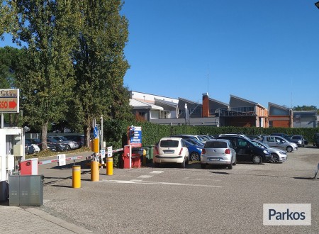 Well Parking Malpensa (Paga online) photo 6