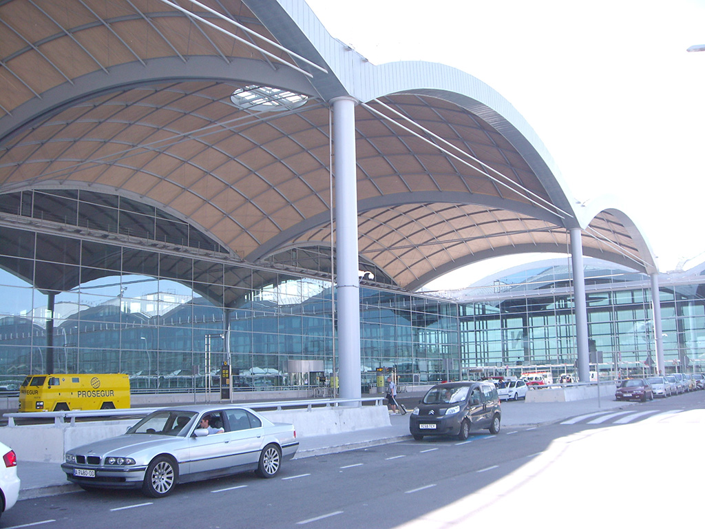 Alicante Airport Parking Â» The TOP 10 best providers (from â‚¬1.33* per day)