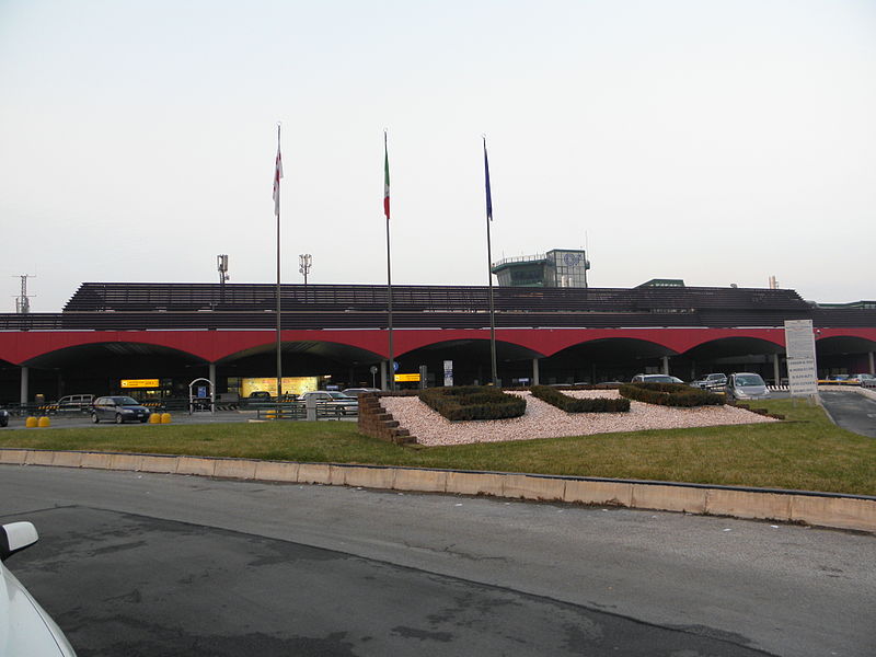 Parking at Bologna Airport with Parkos; Lowest price guaranteed!