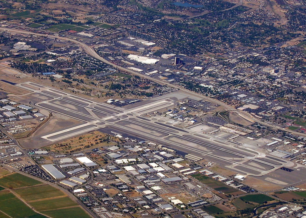 distance from reno airport to carson city