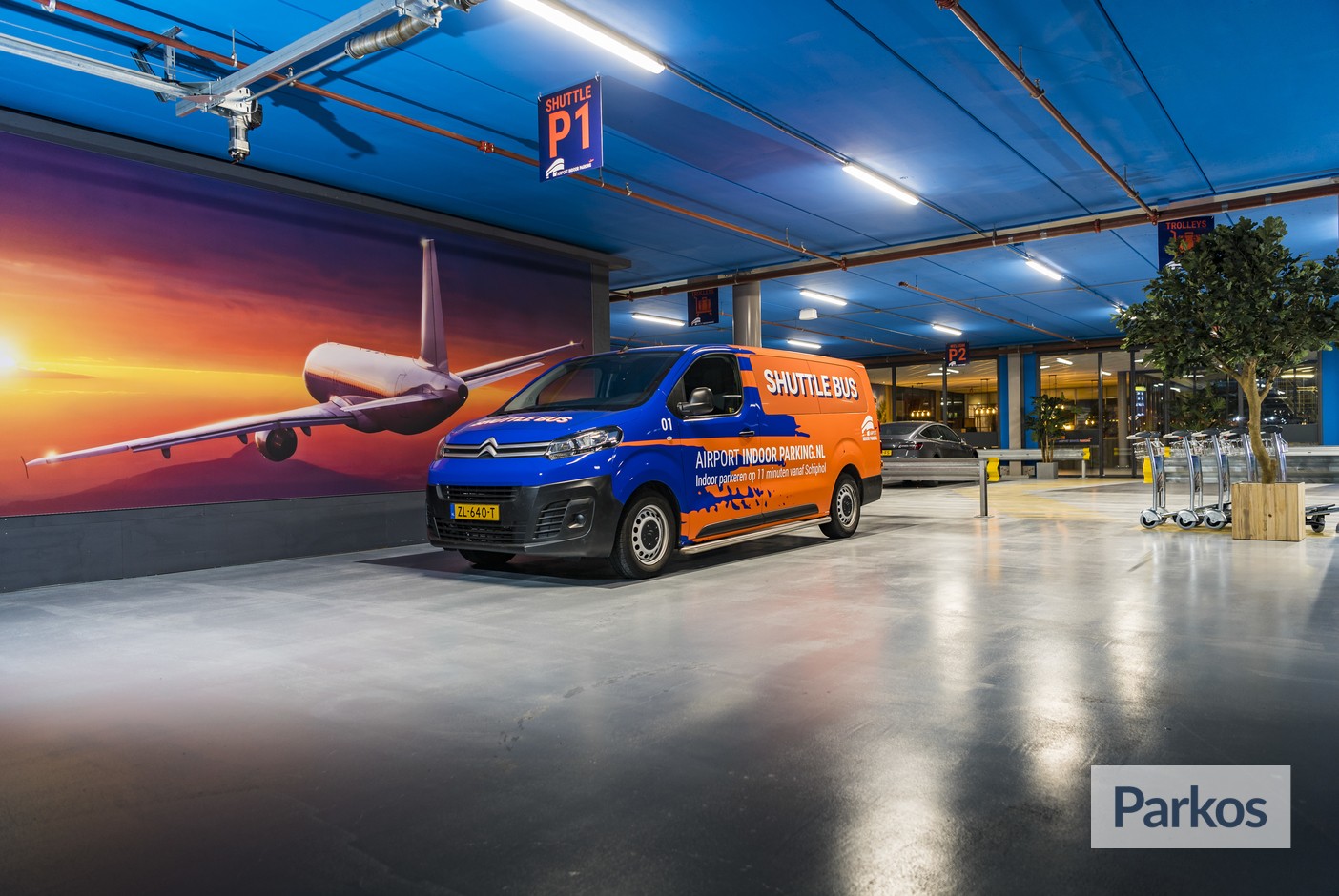 Airport Indoor Parking - Parken Flughafen Amsterdam - picture 1