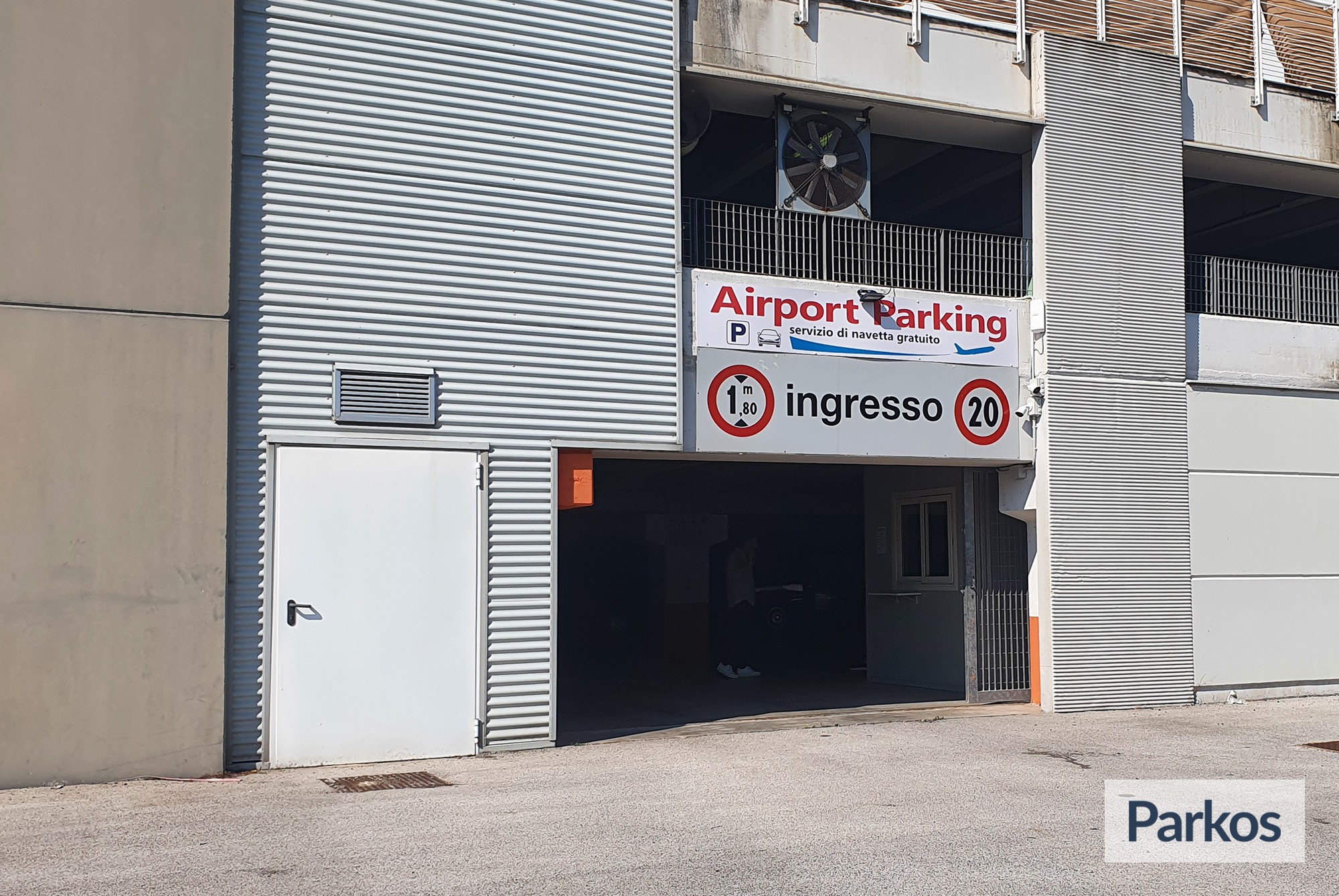 Airport Parking Bari (Paga in parcheggio) - Parcheggio Aeroporto Bari - picture 1