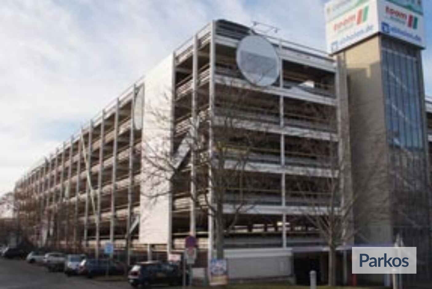 Stuttgart Flughafen Parken Zweite Reihe Securitas parkos.at