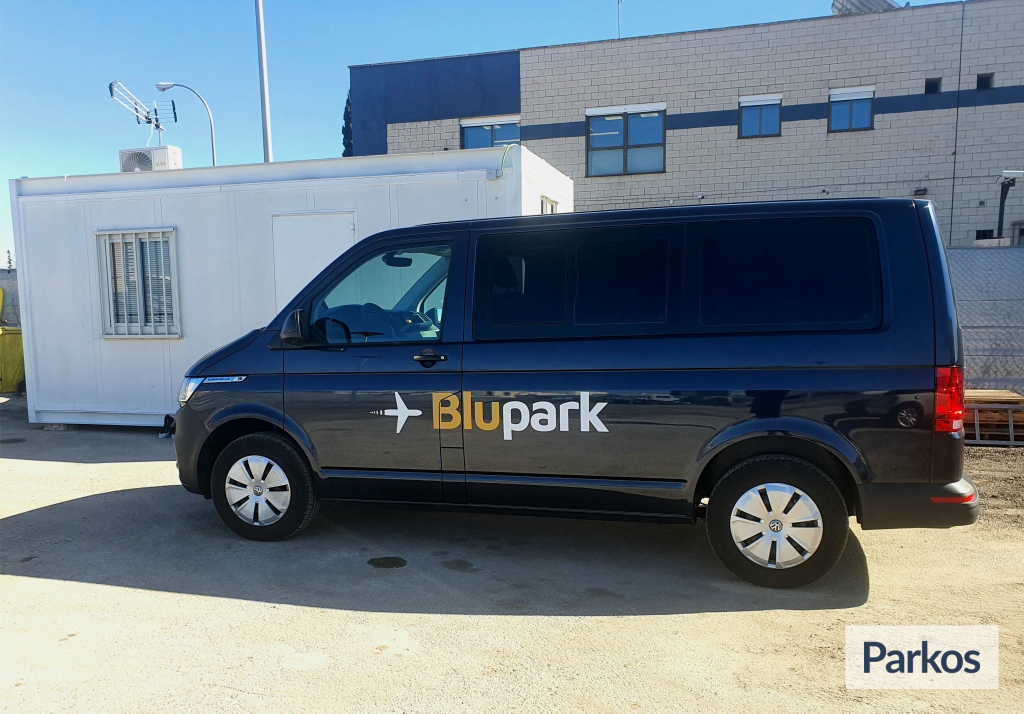 BLUPARK Barajas T1, T2 - Parking Aeropuerto Madrid - picture 1