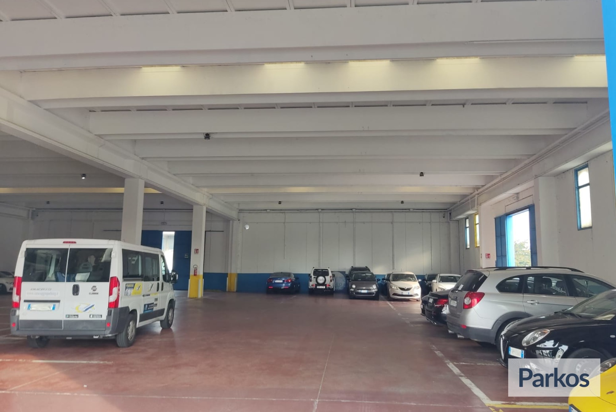 Azzurro Caravaggio Parking (Paga in parcheggio) - Parking Bergame Orio al Serio - picture 1