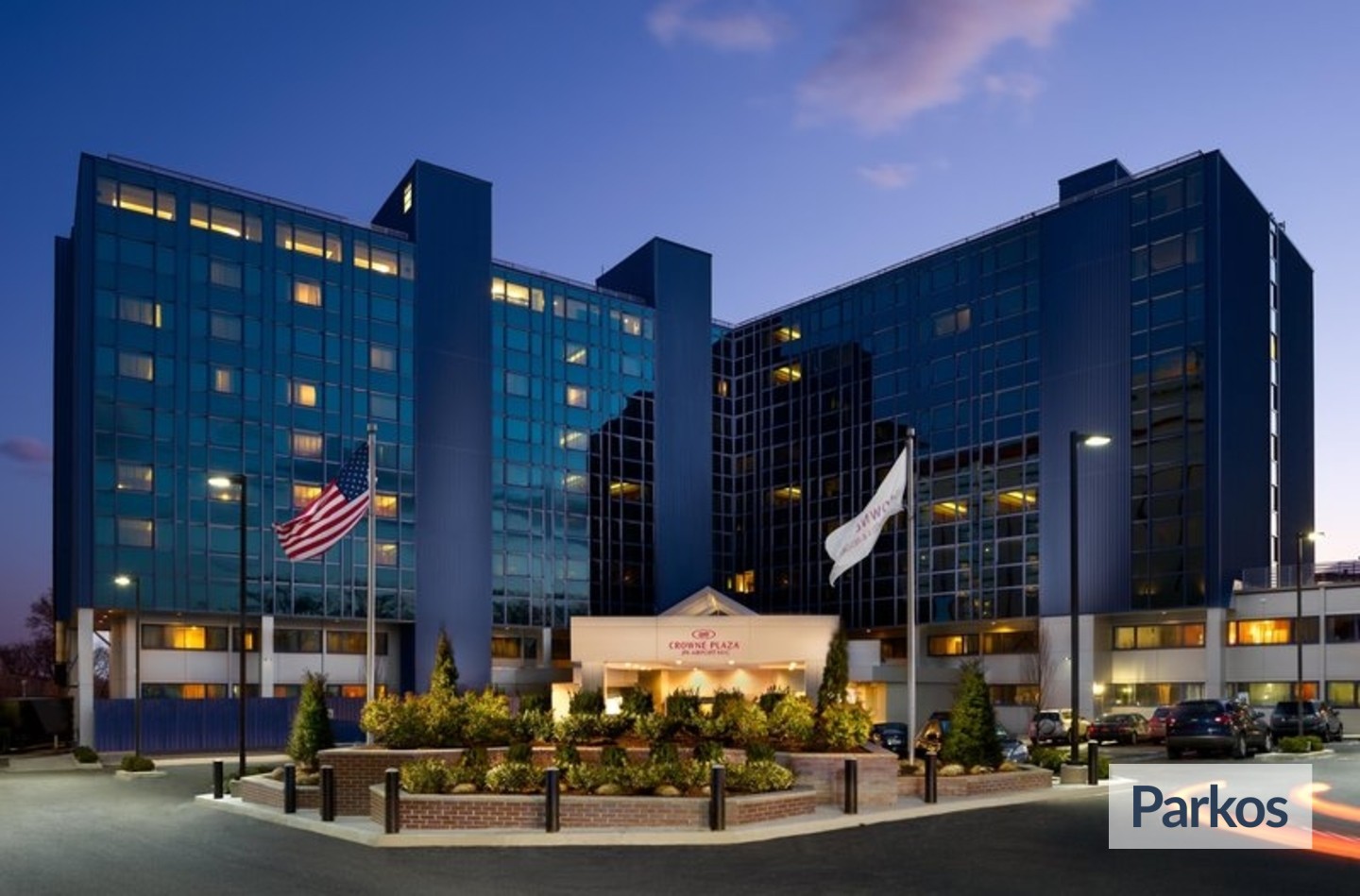 Crowne Plaza (JFK) - JFK Parking - picture 1