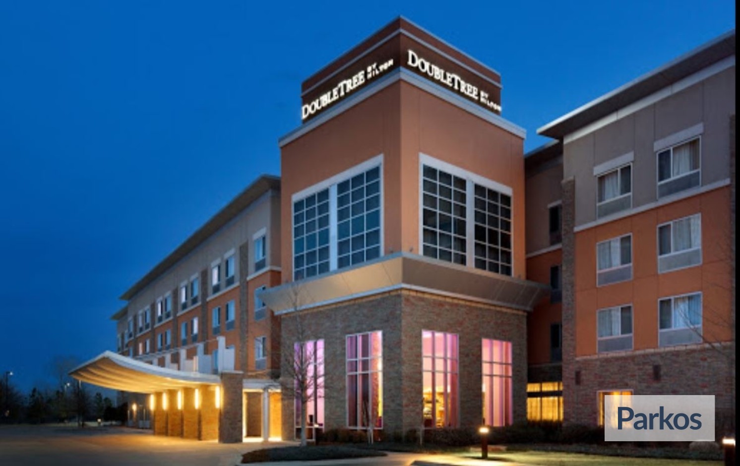 DoubleTree (OKC) - Will Rogers Airport Parking - picture 1