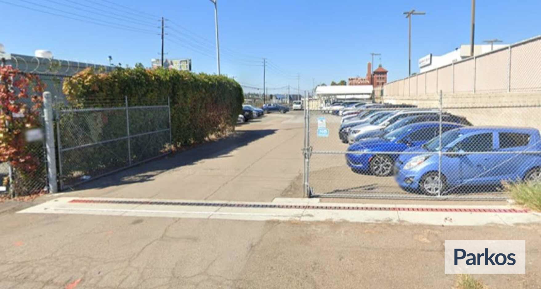 Fox Auto Parks (SAN) - San Diego Airport Parking - picture 1