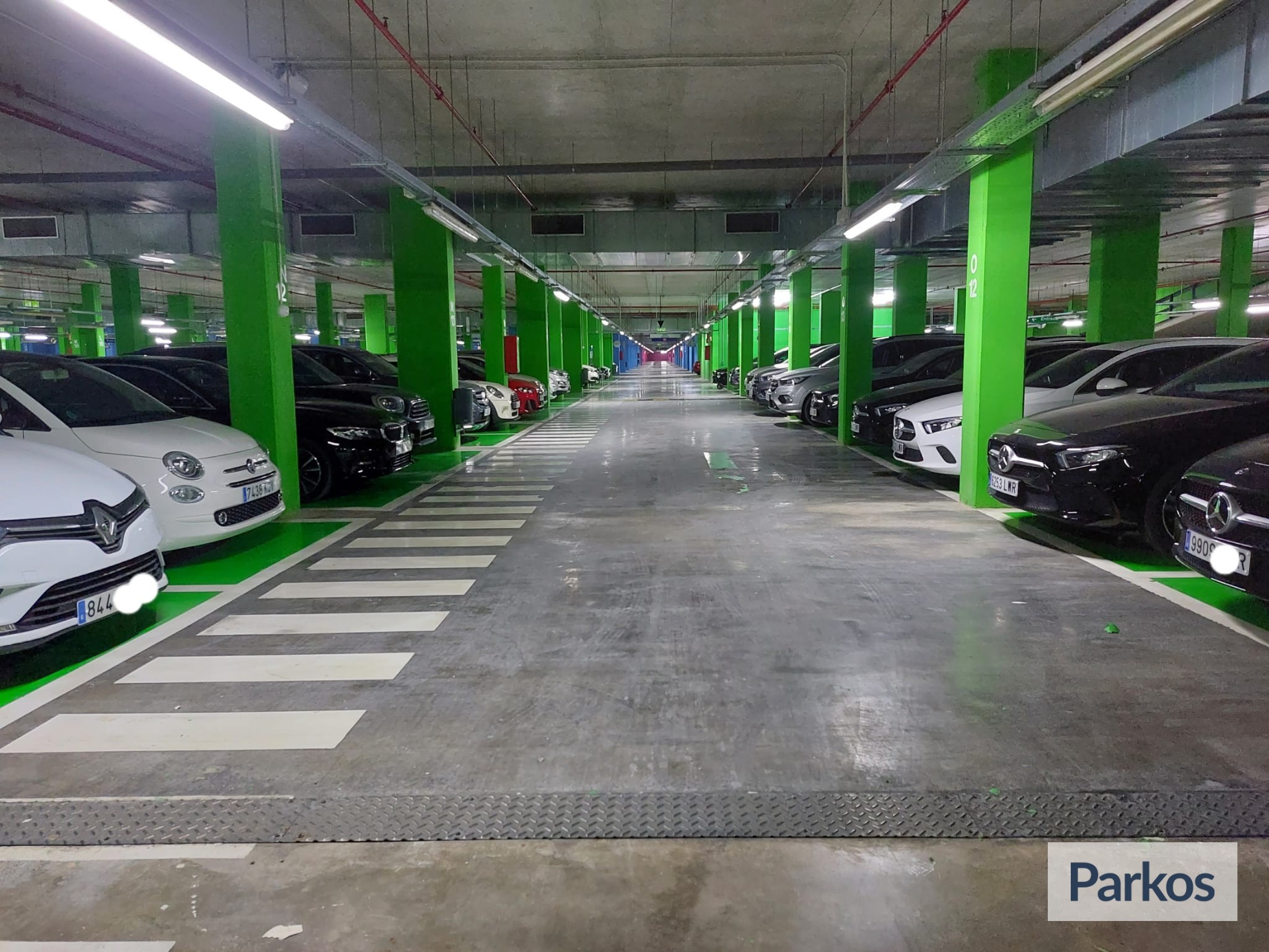 Good Parking BCN Parking Interior - Parking Aeropuerto Barcelona - picture 1