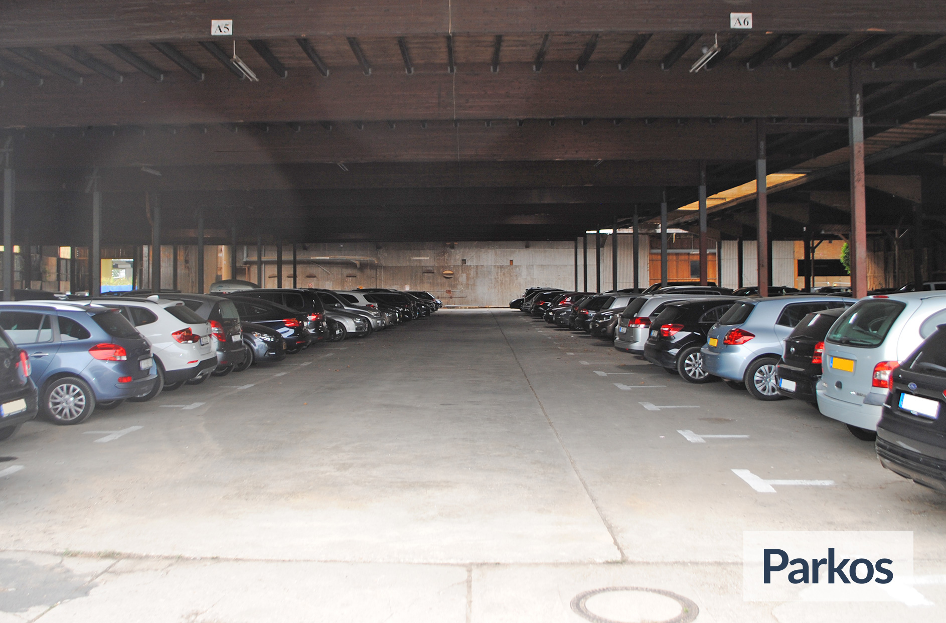 IPS Parken - Parking Aéroport Düsseldorf - picture 1