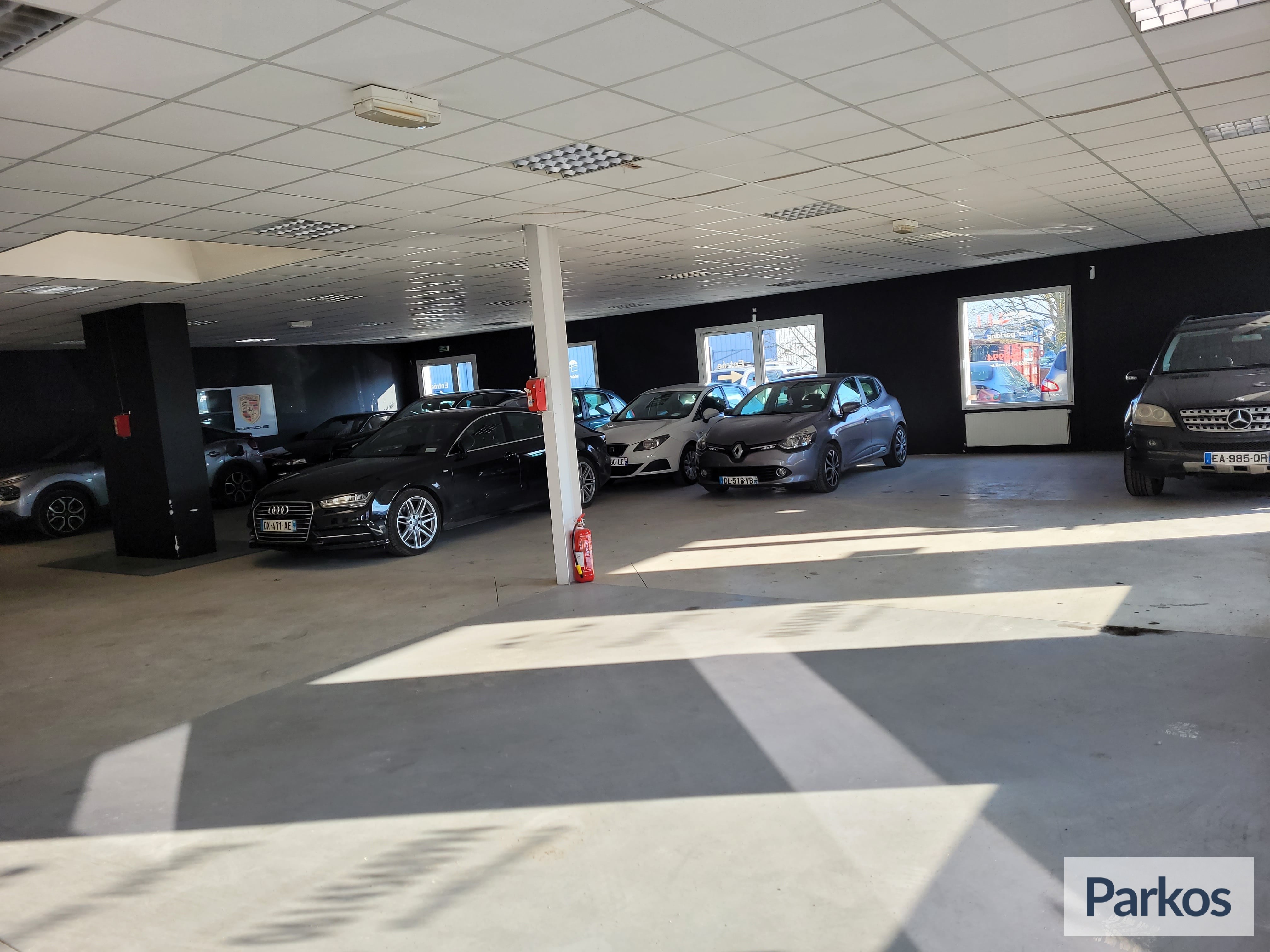 Olivier Parking - Parking Aéroport Beauvais - picture 1