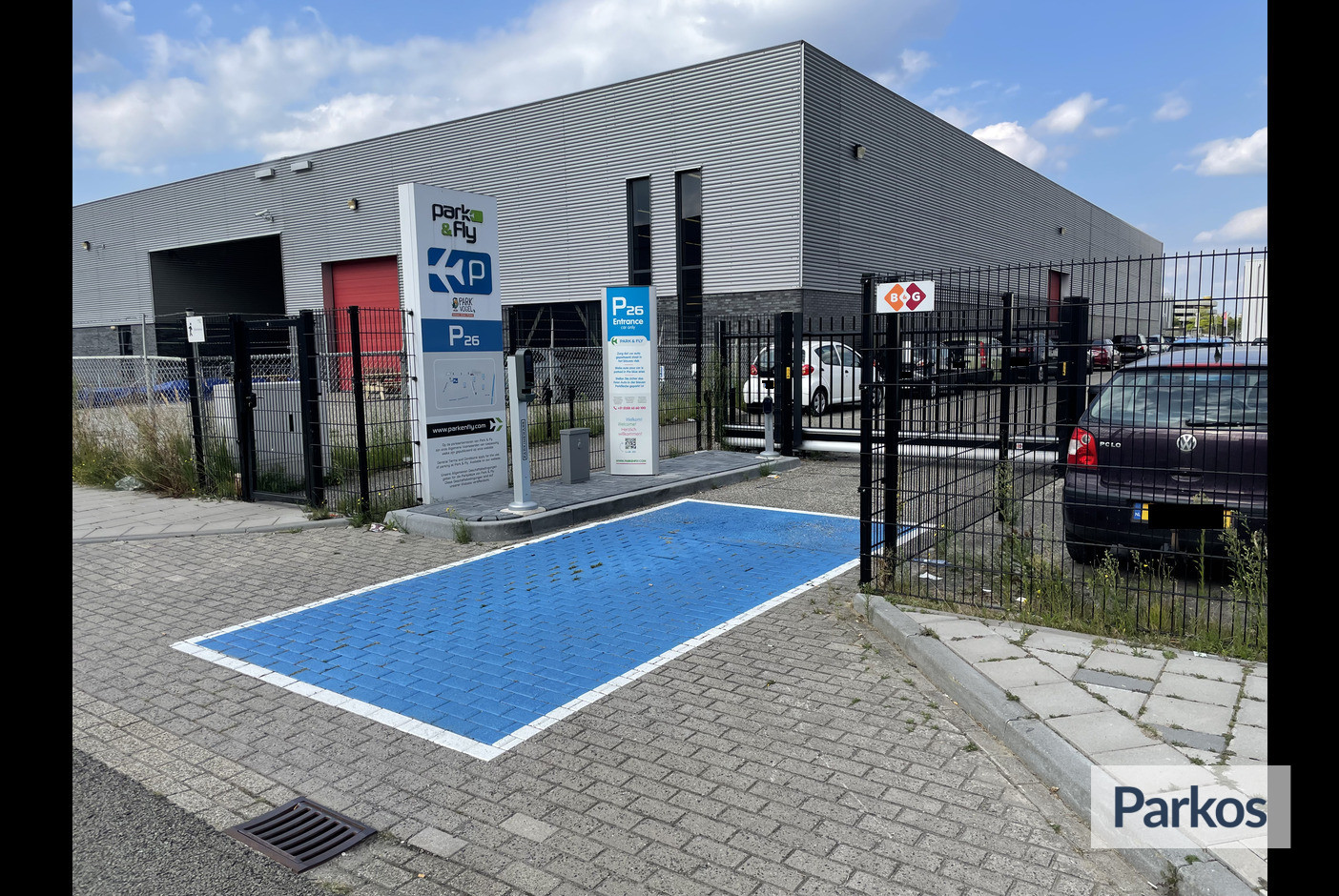 P26 Eindhoven Airport Park & Fly - Parking - lotnisko Eindhoven - picture 1