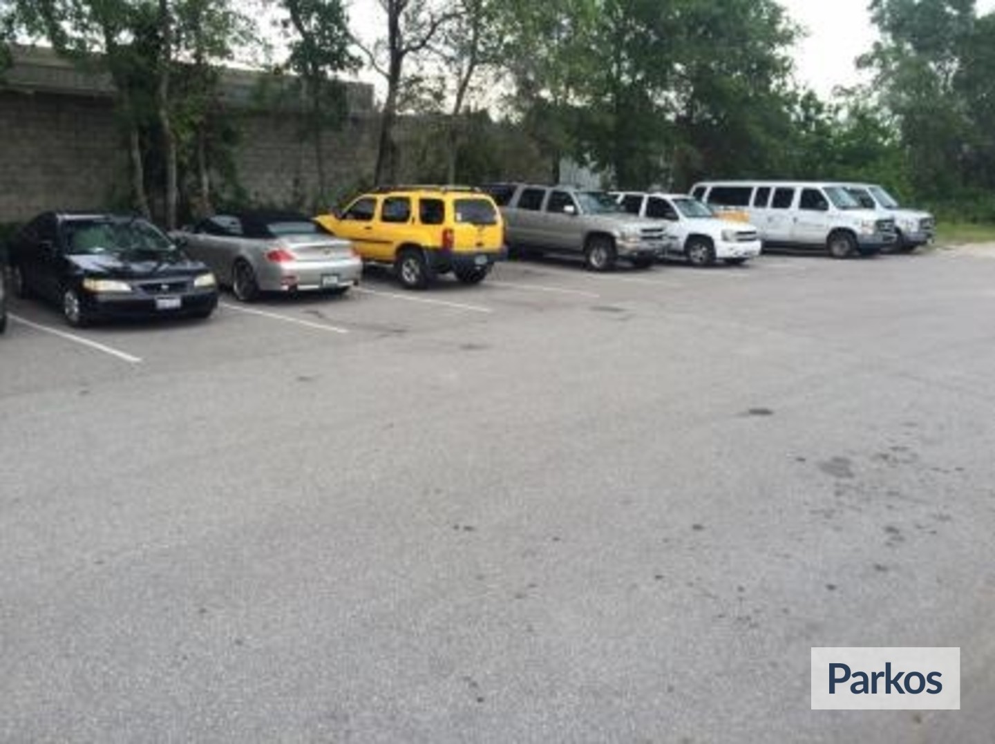 MCO Premium Airport Parking - Orlando Airport Parking - picture 1