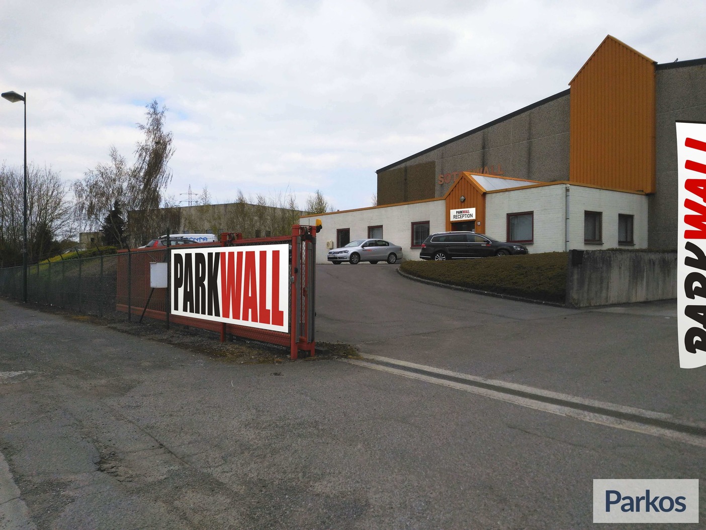 Parkwall - Parkeren Charleroi Airport - picture 1
