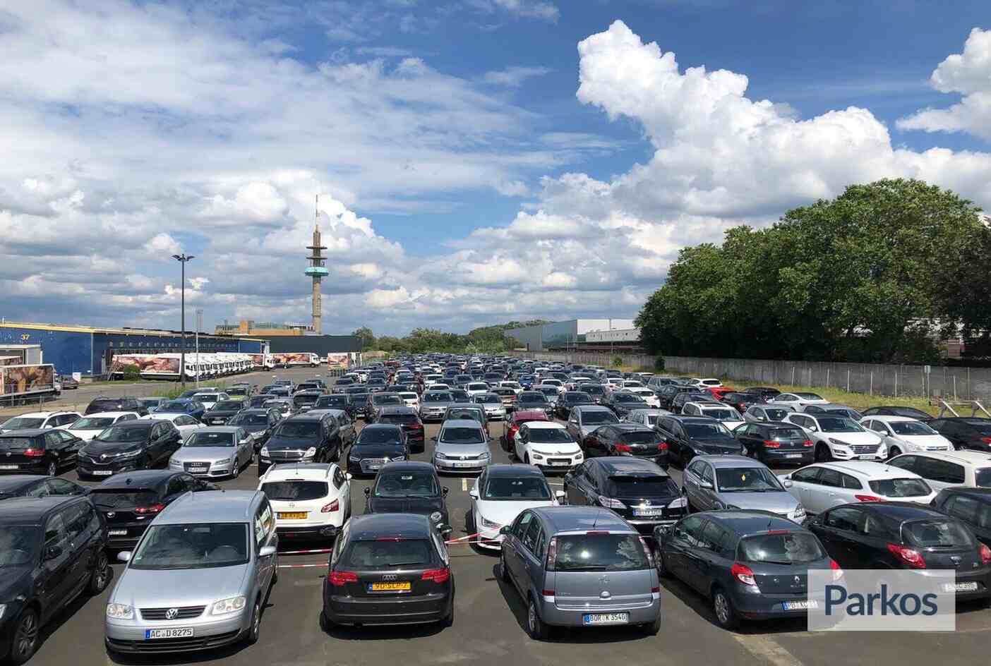 Parking Airea - Parkeren Vliegveld Keulen - picture 1