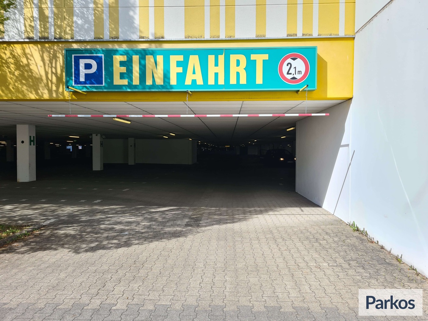 Parkoa - Parken Flughafen Stuttgart - picture 1