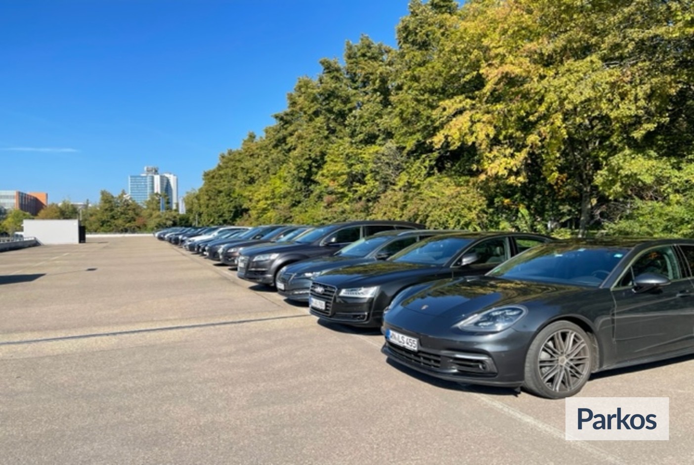 Stuttgart Flughafen Parker Erfahrener Parkanbieter