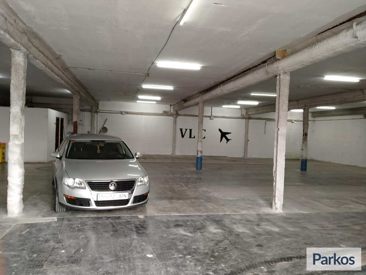 V.L.C Low Cost Parking (Paga online) - Parking Aeropuerto Valencia - picture 1
