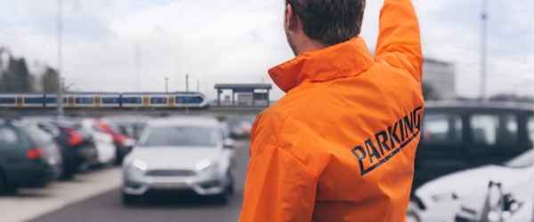 Parking et transports publics à l'aéroport CDG